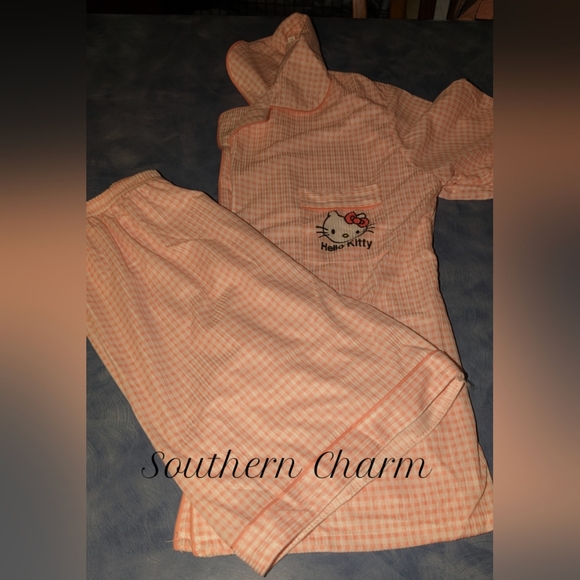 🆕Hello Kitty Miniso Gingham Short PJ's - Picture 1 of 9